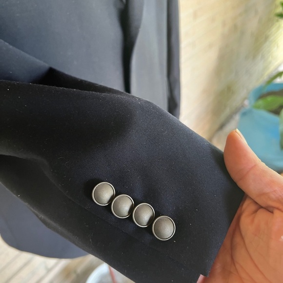 Jos. A. Bank Classic Black Men's Blazer Sleek and Modern Appeal - Picture 10 of 10